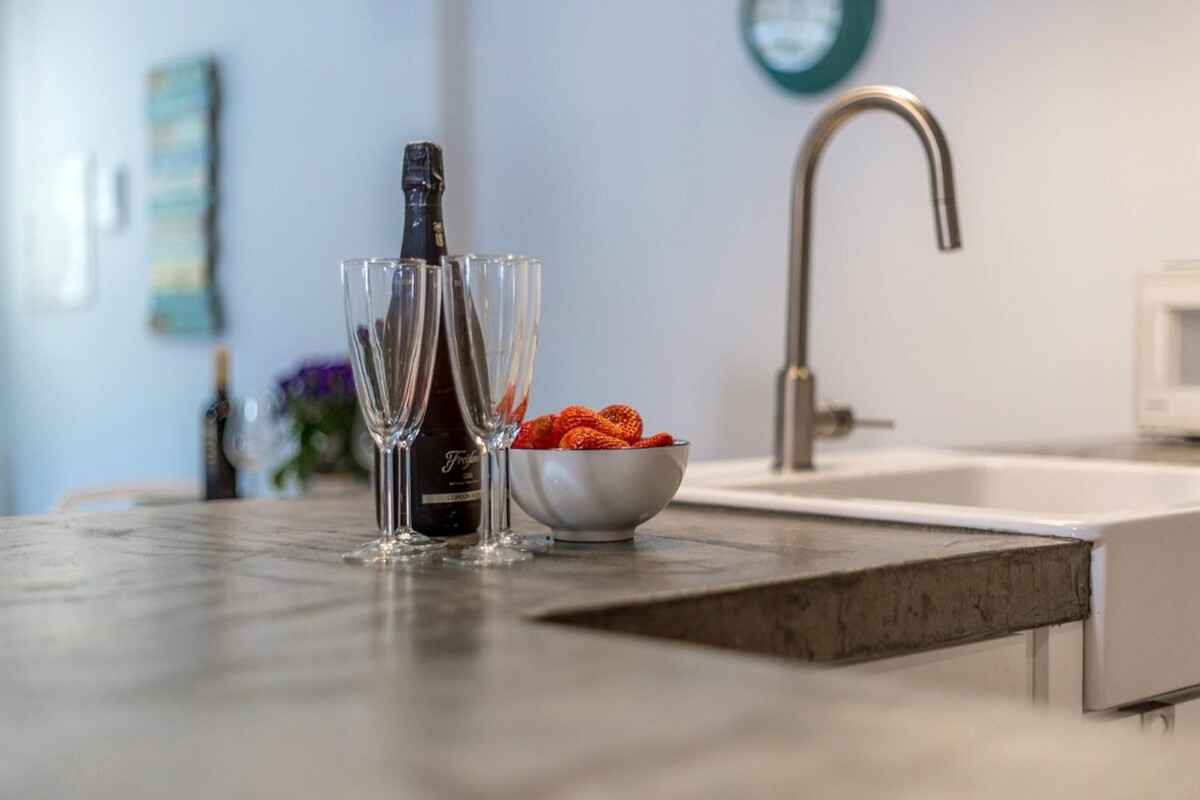2 Bed Apartment for sale in Nueva Andalucía Costa Del Sol, Málaga, Spain