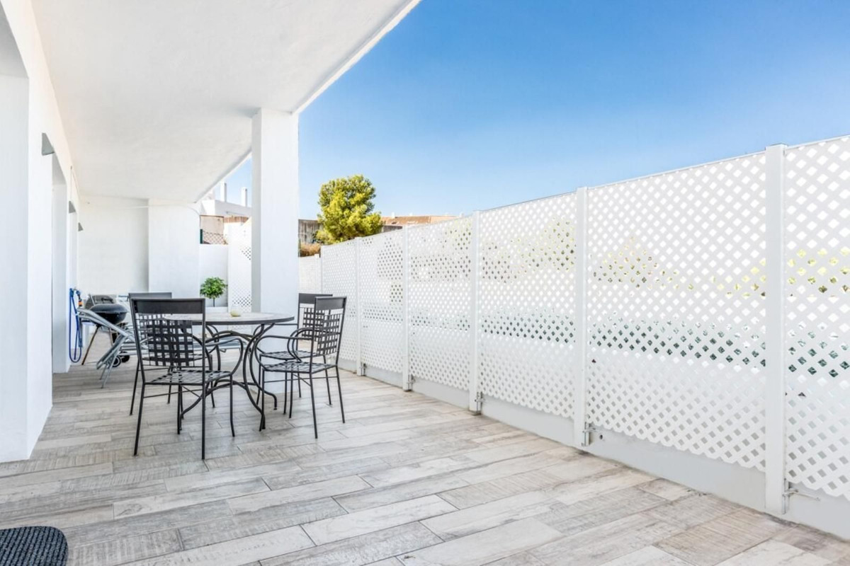 2 Bed Apartment for sale in Nueva Andalucía Costa Del Sol, Málaga, Spain