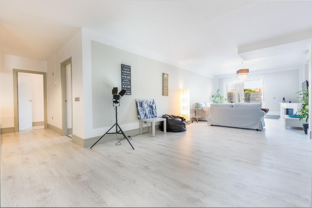 2 Bed Apartment for sale in Nueva Andalucía Costa Del Sol, Málaga, Spain