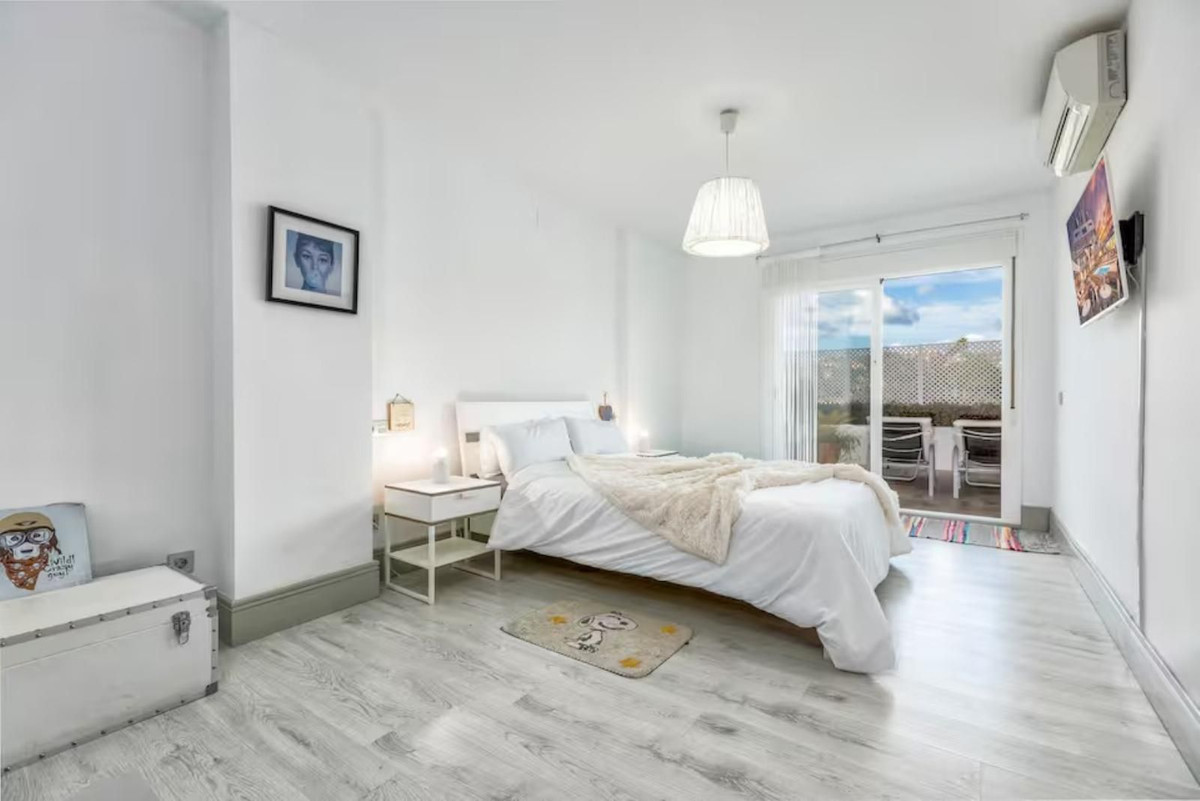 2 Bed Apartment for sale in Nueva Andalucía Costa Del Sol, Málaga, Spain