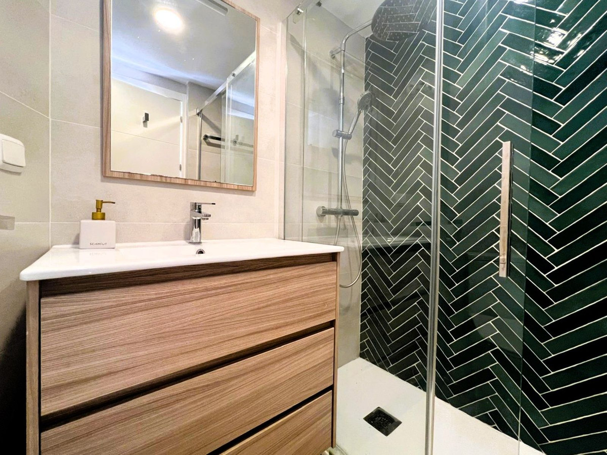 1 Bed Apartment for sale in Calahonda Costa Del Sol, Málaga, Spain
