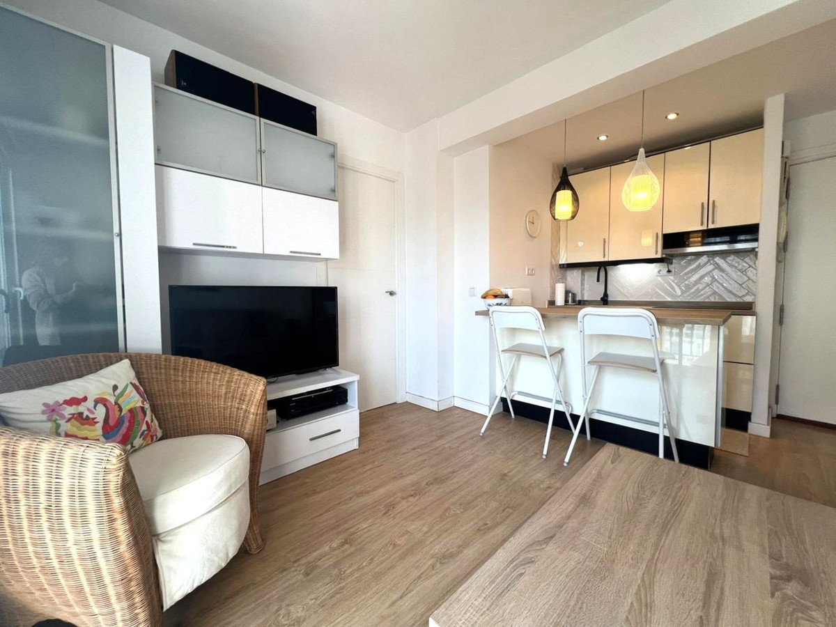 1 Bed Apartment for sale in Calahonda Costa Del Sol, Málaga, Spain