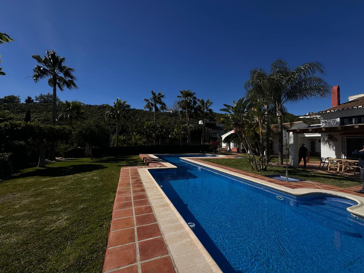 Se vende Finca - Cortijo de 6 dormitorios en Costa Del Sol, Málaga, España