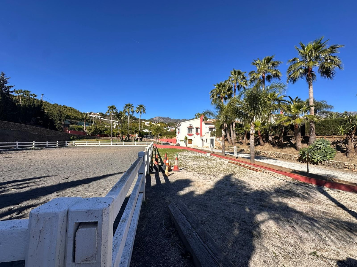 Se vende Finca - Cortijo de 6 dormitorios en Costa Del Sol, Málaga, España