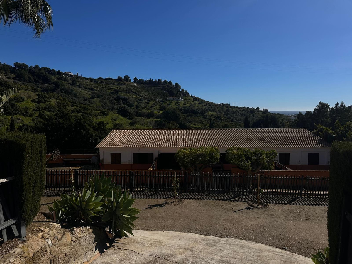 Se vende Finca - Cortijo de 6 dormitorios en Costa Del Sol, Málaga, España