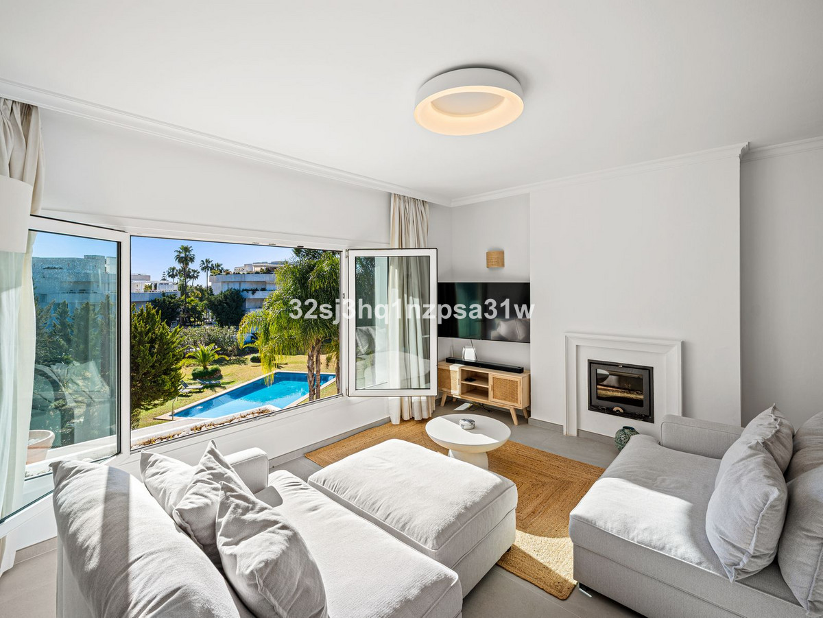 3 Bed Apartment for sale in Nueva Andalucía Costa Del Sol, Málaga, Spain