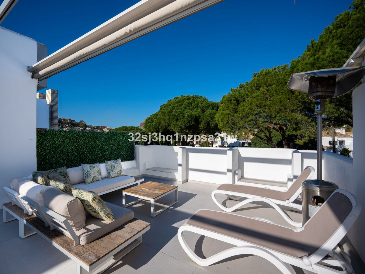 3 Bed Apartment for sale in Nueva Andalucía Costa Del Sol, Málaga, Spain