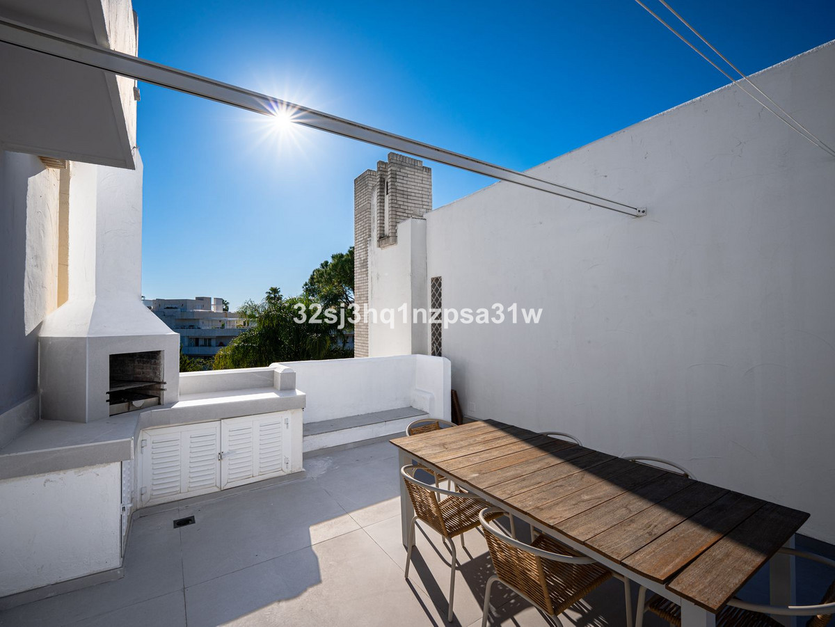 3 Bed Apartment for sale in Nueva Andalucía Costa Del Sol, Málaga, Spain