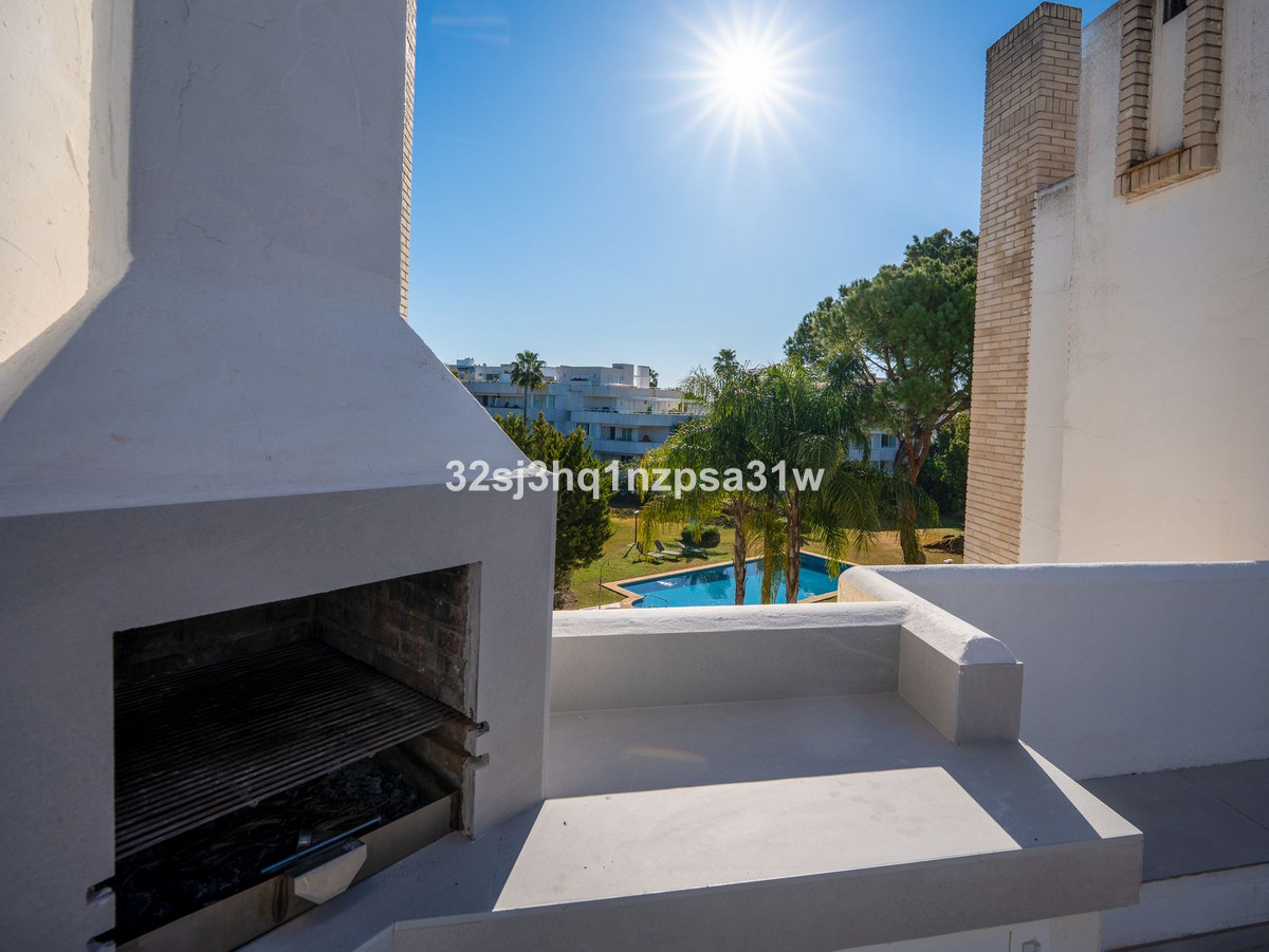 3 Bed Apartment for sale in Nueva Andalucía Costa Del Sol, Málaga, Spain