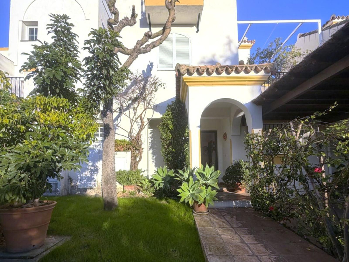 4 Bed Townhouse for sale in Estepona Costa Del Sol, Málaga, Spain