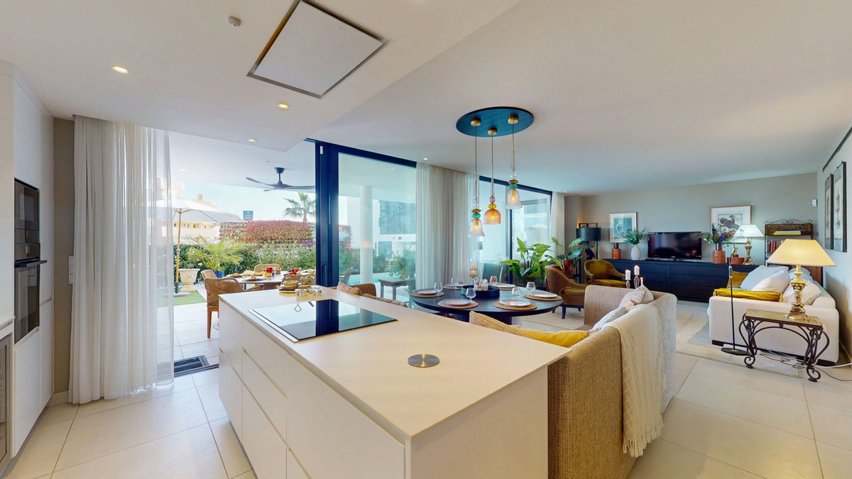 Se vende Apartamento Planta Baja de 3 dormitorios en Costa Del Sol, Málaga, España