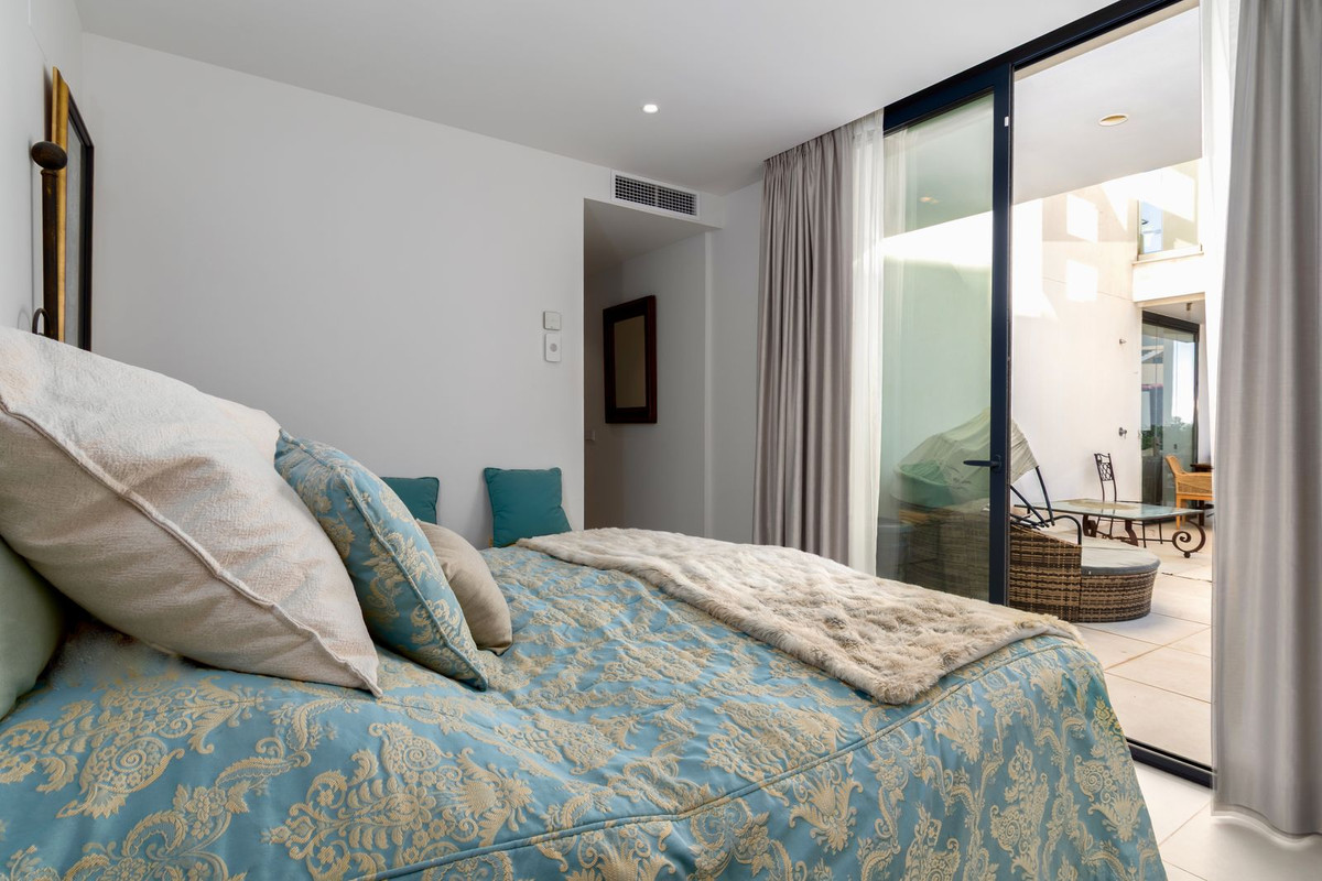 Se vende Apartamento Planta Baja de 3 dormitorios en Costa Del Sol, Málaga, España