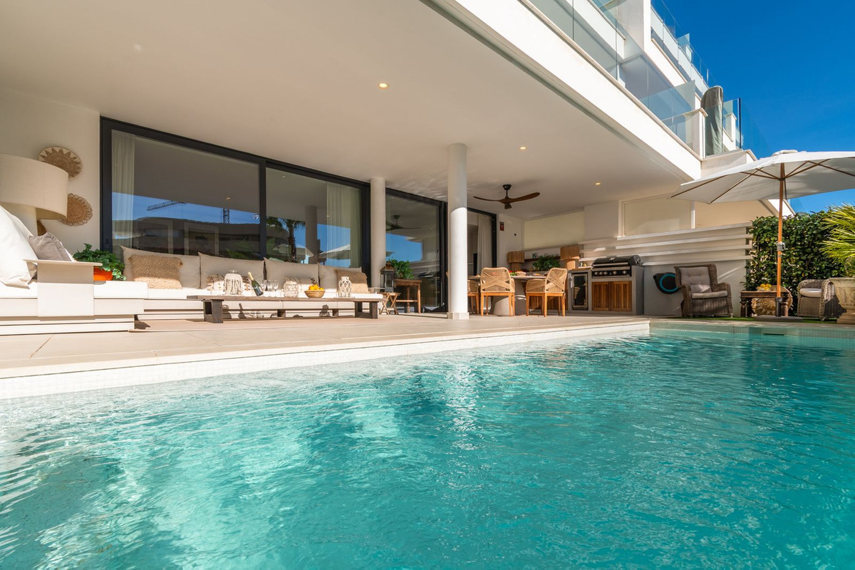 Se vende Apartamento Planta Baja de 3 dormitorios en Costa Del Sol, Málaga, España