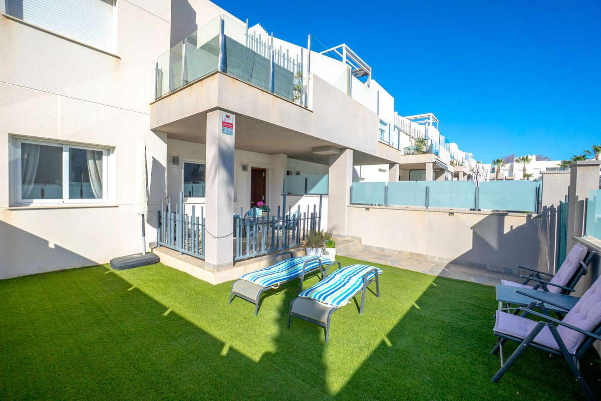Se vende Apartamento Planta Baja de 2 dormitorios en Costa Blanca, Alicante, España