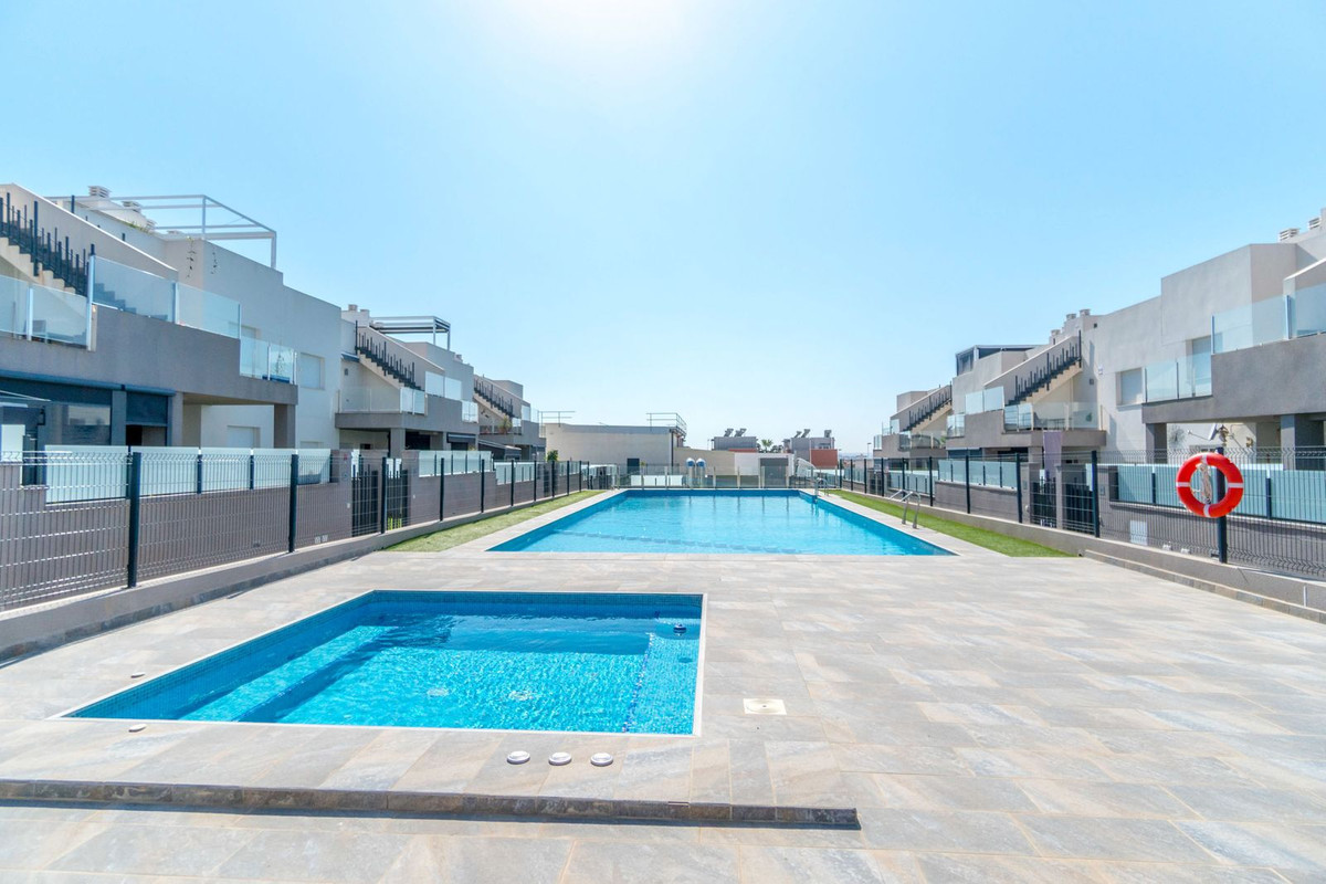 Se vende Apartamento Planta Baja de 2 dormitorios en Costa Blanca, Alicante, España
