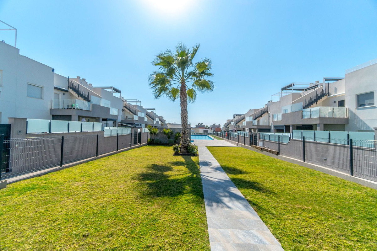 Se vende Apartamento Planta Baja de 2 dormitorios en Costa Blanca, Alicante, España