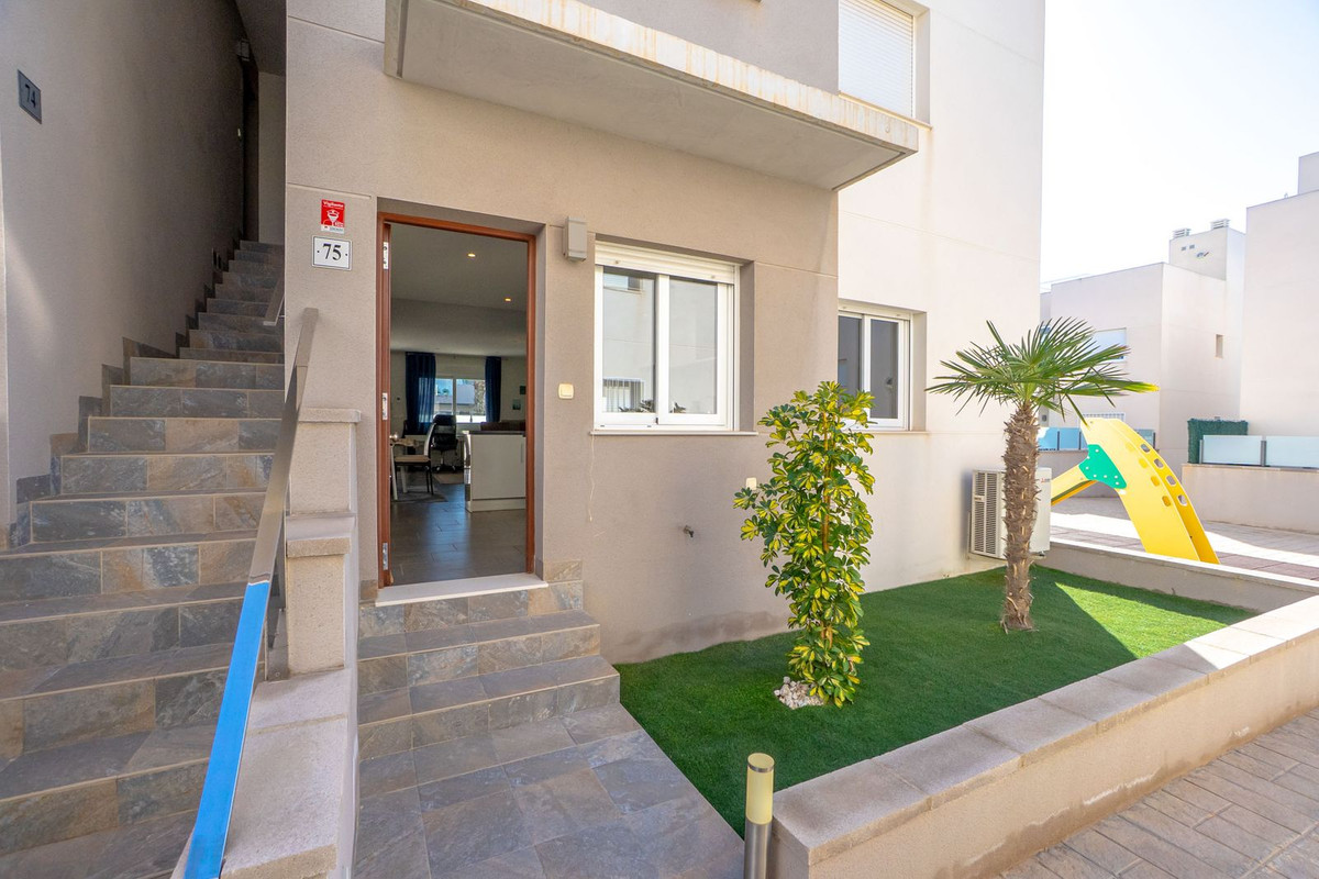 Se vende Apartamento Planta Baja de 2 dormitorios en Costa Blanca, Alicante, España