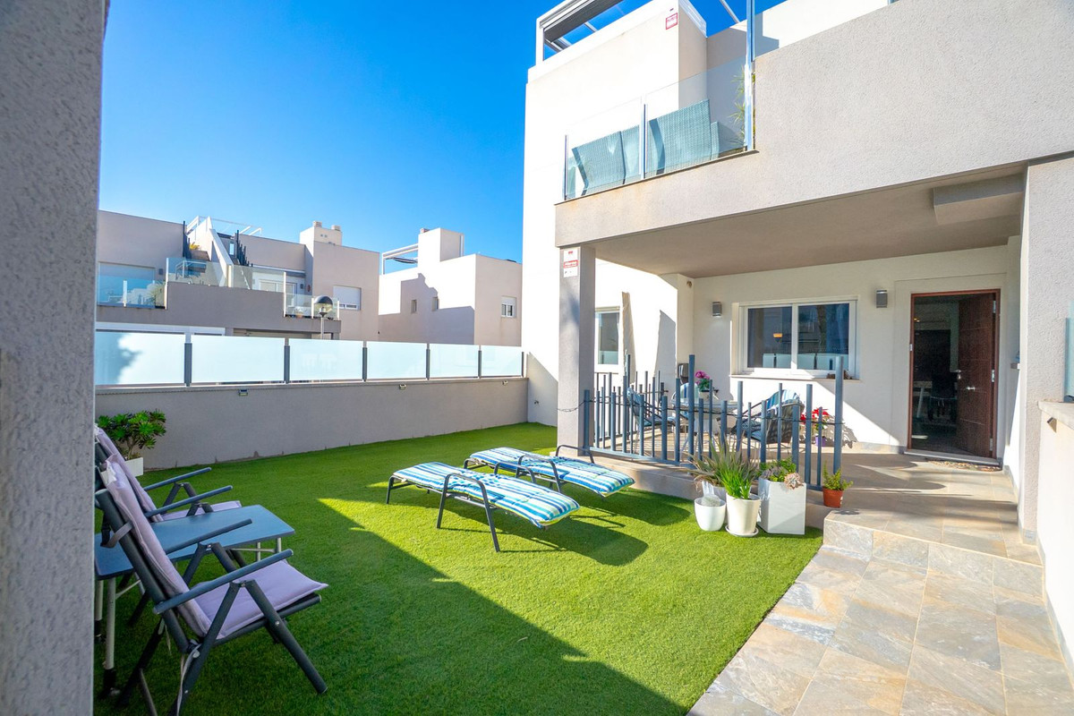 Se vende Apartamento Planta Baja de 2 dormitorios en Costa Blanca, Alicante, España