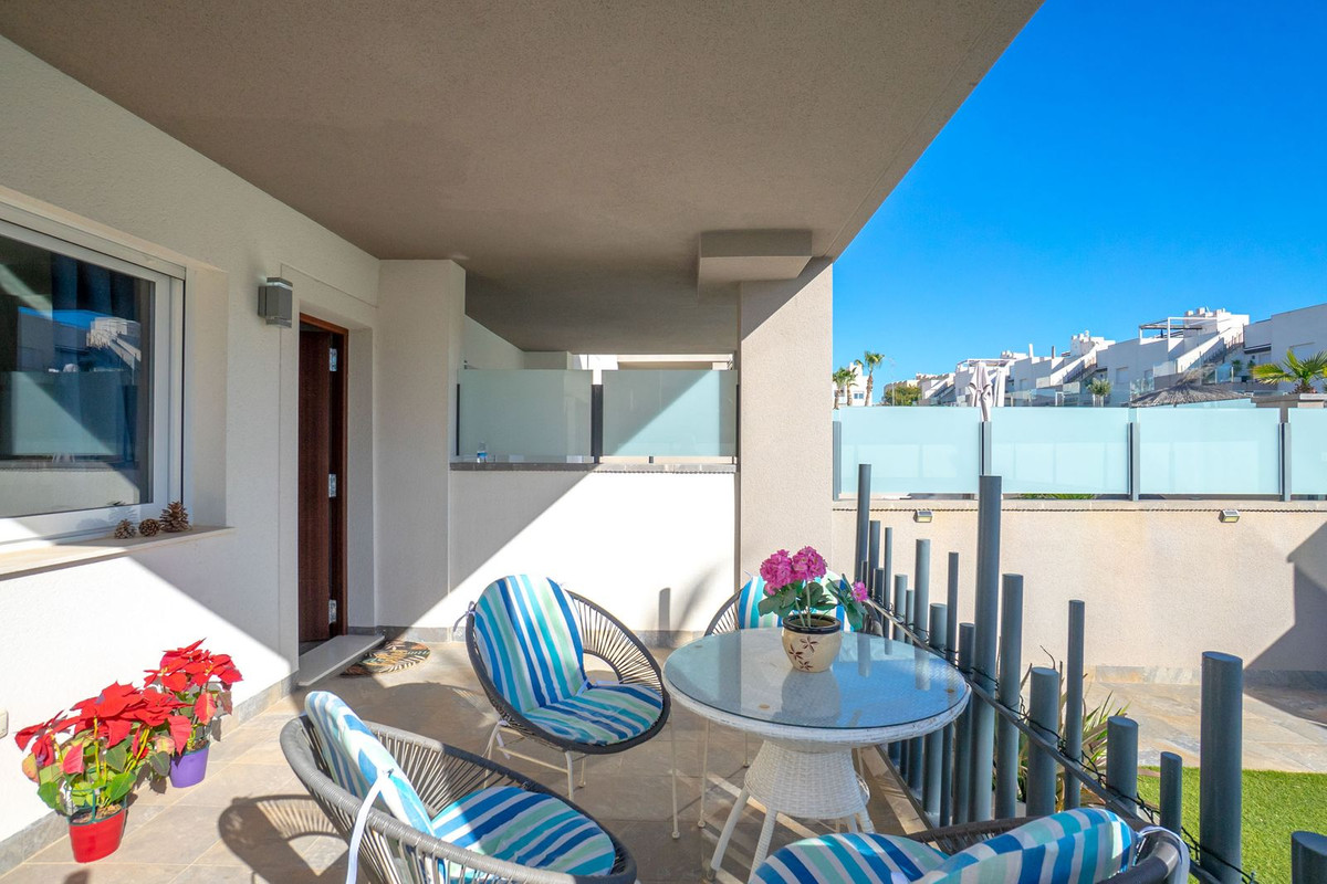 Se vende Apartamento Planta Baja de 2 dormitorios en Costa Blanca, Alicante, España
