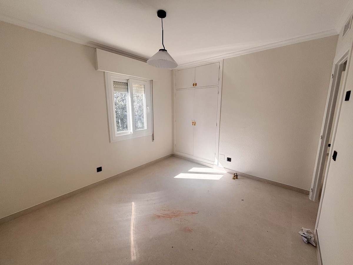 3 Bed Apartment for sale in Estepona Costa Del Sol, Málaga, Spain