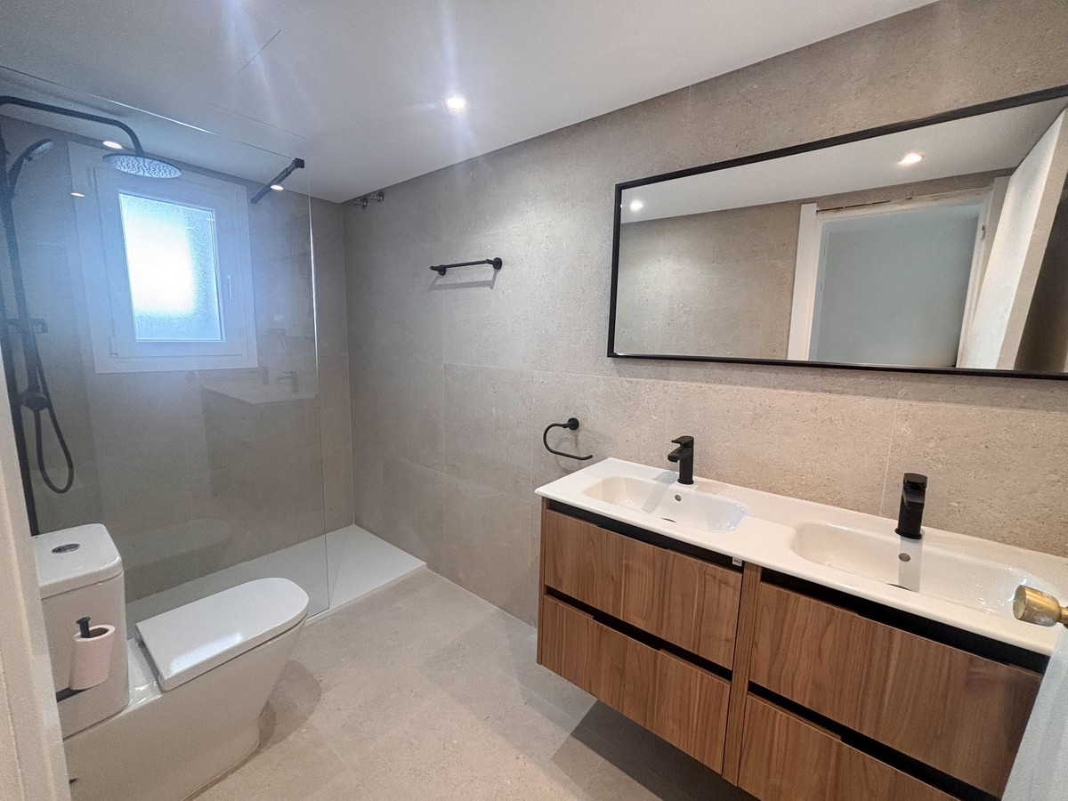 3 Bed Apartment for sale in Estepona Costa Del Sol, Málaga, Spain