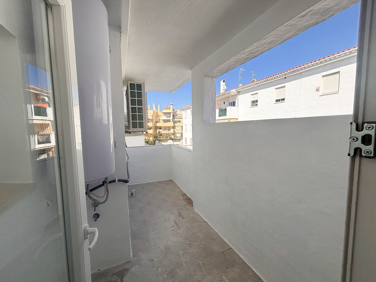 3 Bed Apartment for sale in Estepona Costa Del Sol, Málaga, Spain