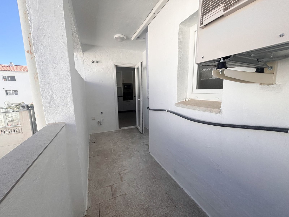 3 Bed Apartment for sale in Estepona Costa Del Sol, Málaga, Spain