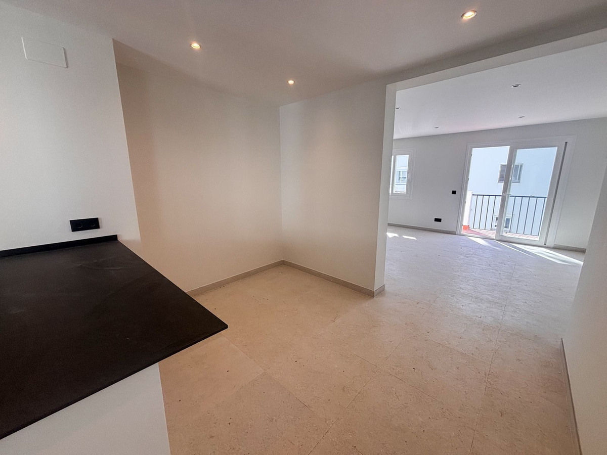 3 Bed Apartment for sale in Estepona Costa Del Sol, Málaga, Spain
