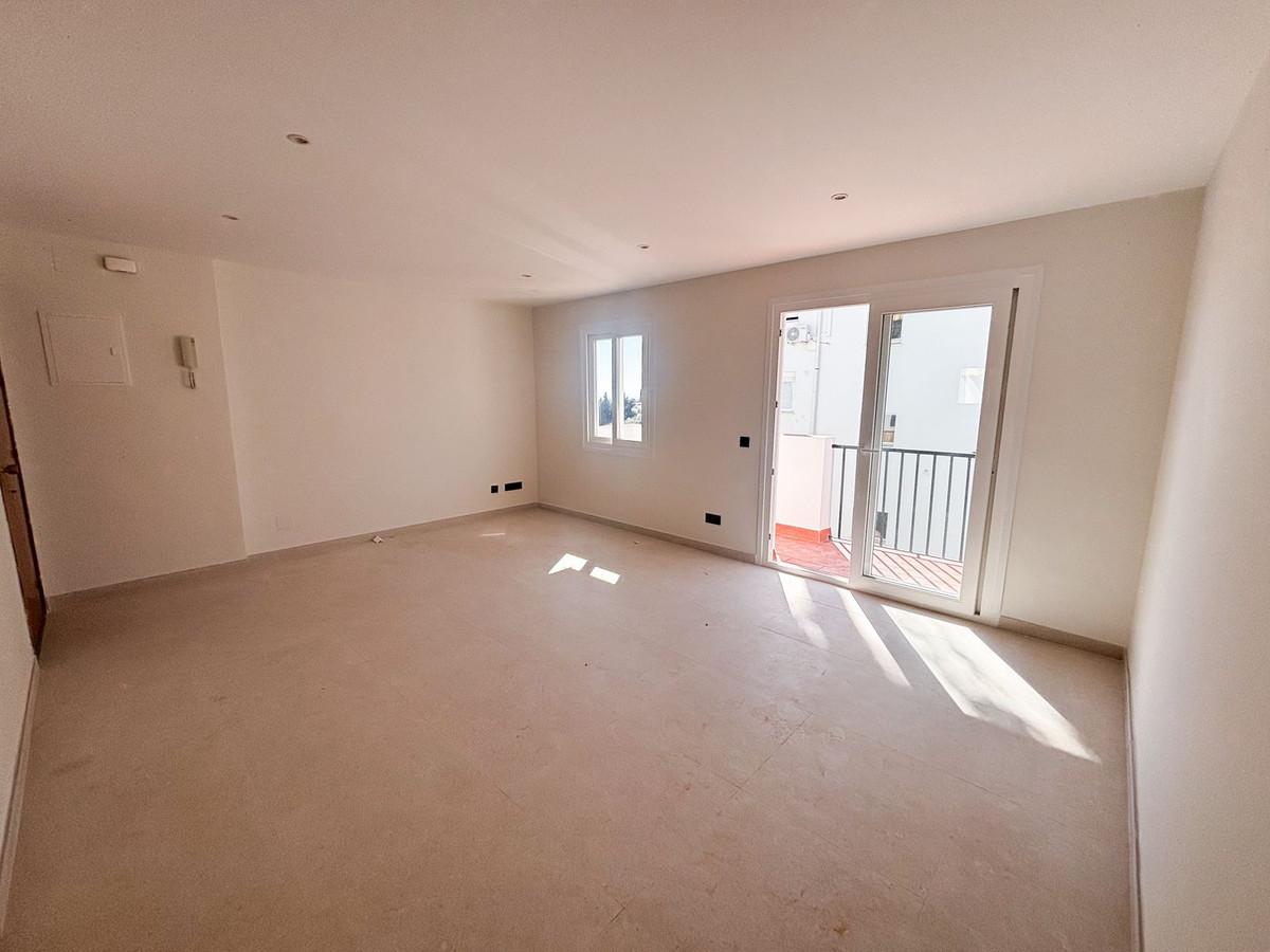 3 Bed Apartment for sale in Estepona Costa Del Sol, Málaga, Spain