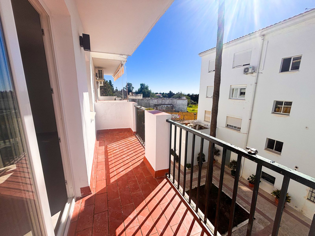 3 Bed Apartment for sale in Estepona Costa Del Sol, Málaga, Spain