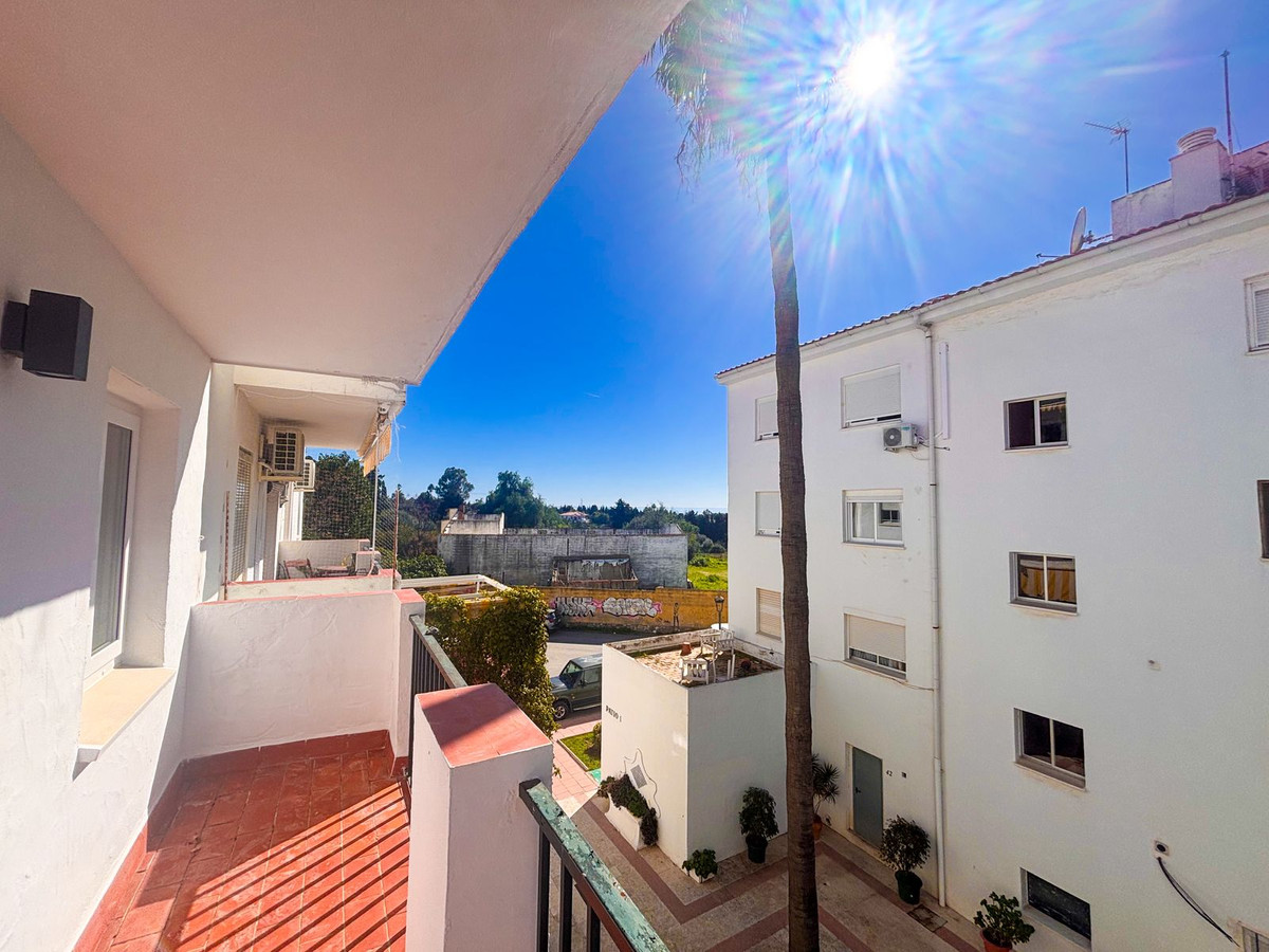 3 Bed Apartment for sale in Estepona Costa Del Sol, Málaga, Spain