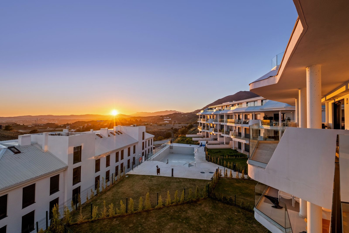 3 Bed Apartment for sale in Higueron Costa Del Sol, Málaga, Spain