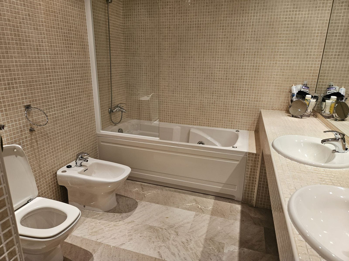 3 Bed Apartment for sale in Torrequebrada Costa Del Sol, Málaga, Spain