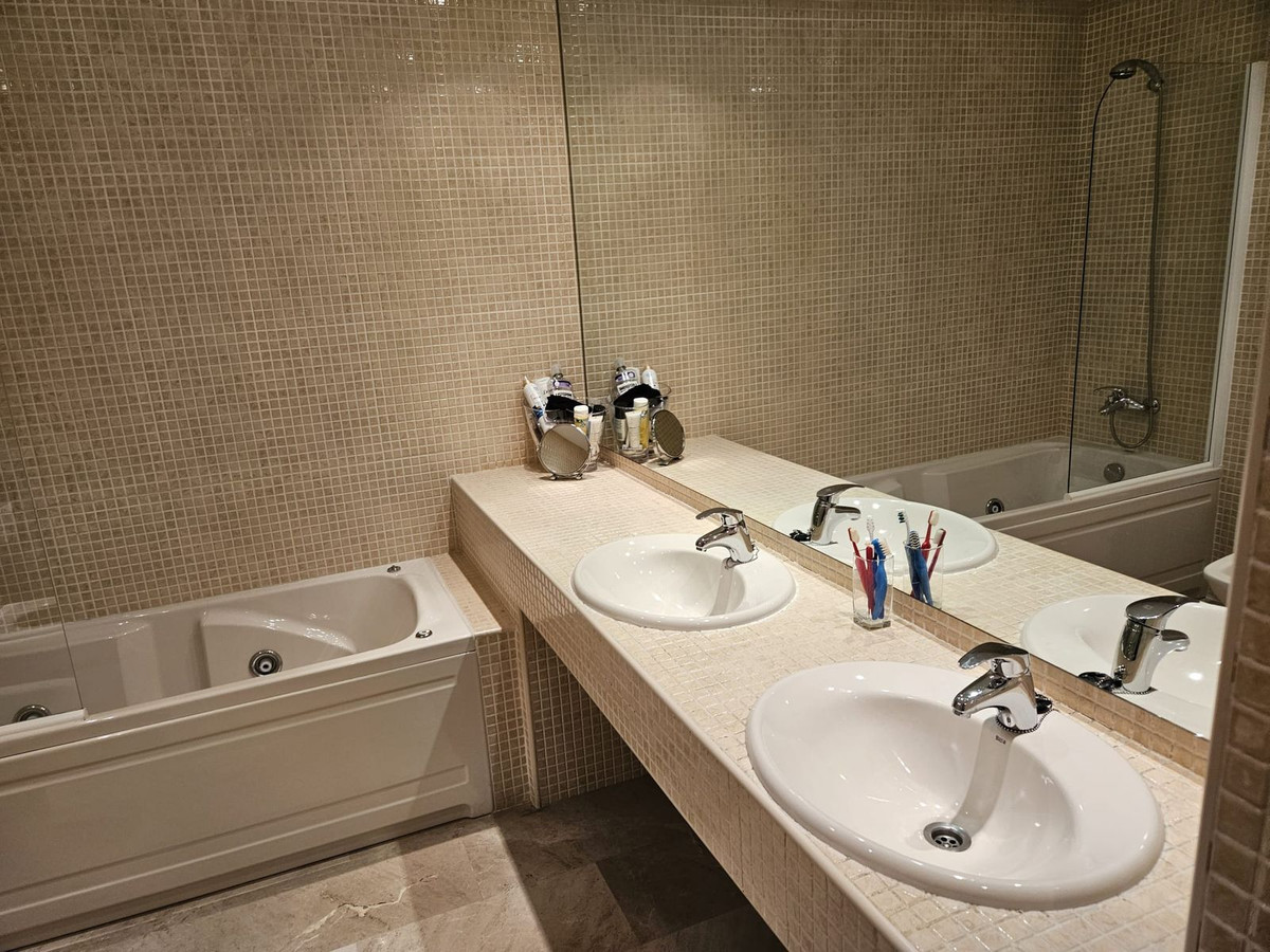 3 Bed Apartment for sale in Torrequebrada Costa Del Sol, Málaga, Spain