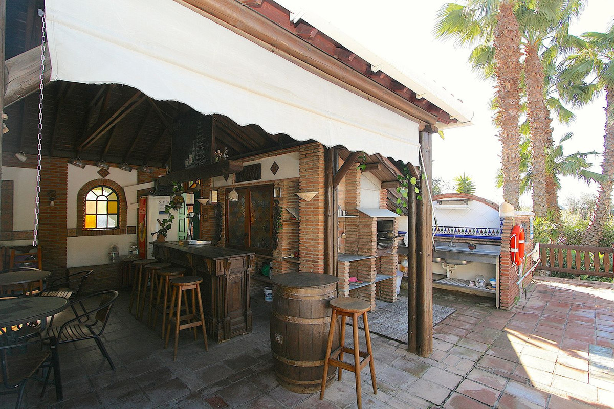 Se vende Finca - Cortijo de 8 dormitorios en Costa Del Sol, Málaga, España