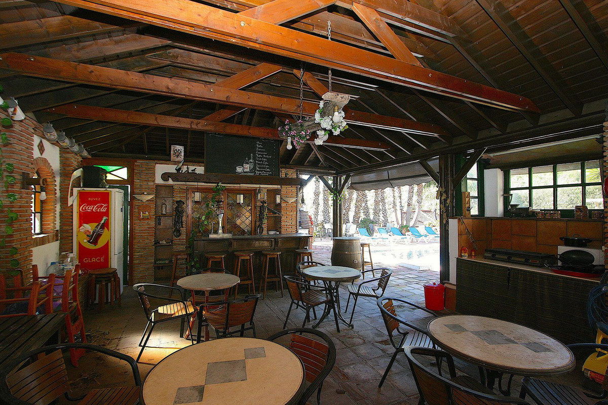 Se vende Finca - Cortijo de 8 dormitorios en Costa Del Sol, Málaga, España