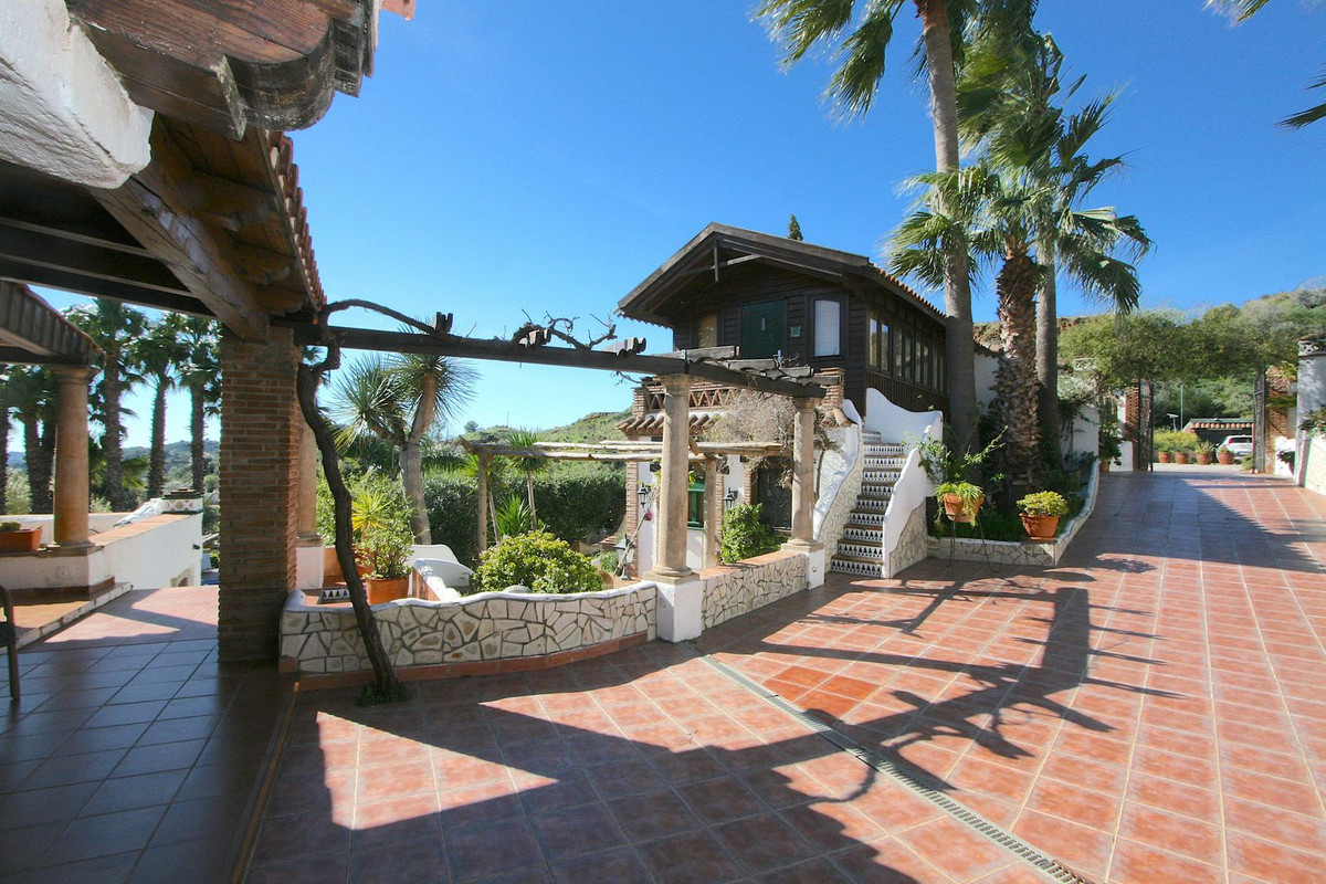 Se vende Finca - Cortijo de 8 dormitorios en Costa Del Sol, Málaga, España