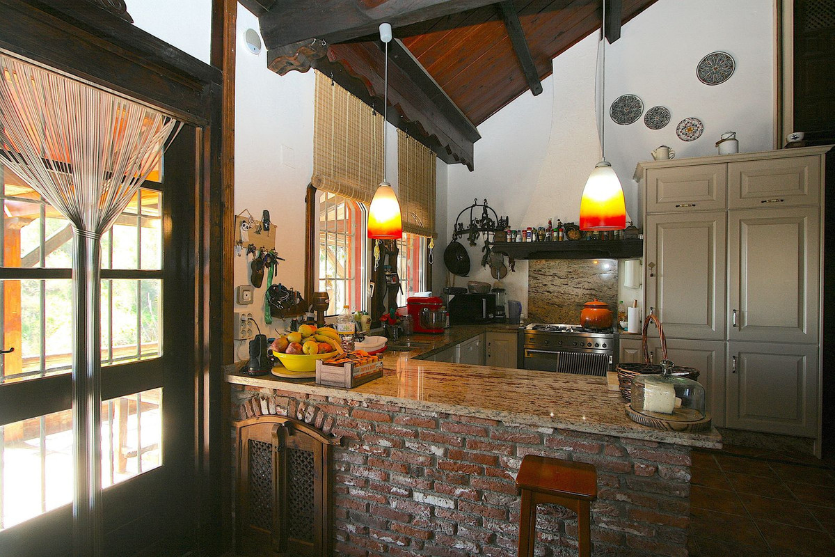 Se vende Finca - Cortijo de 8 dormitorios en Costa Del Sol, Málaga, España