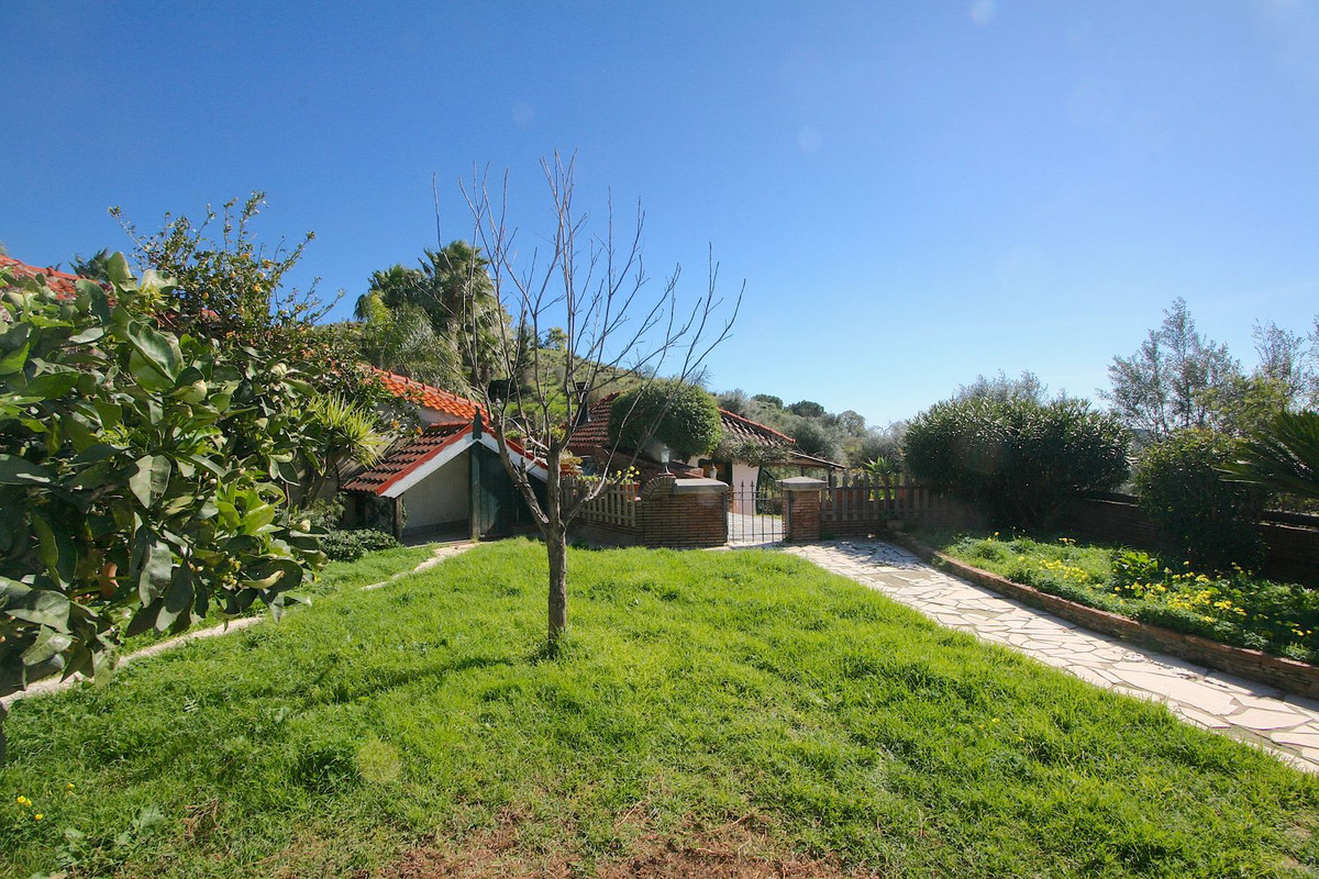 Se vende Finca - Cortijo de 8 dormitorios en Costa Del Sol, Málaga, España