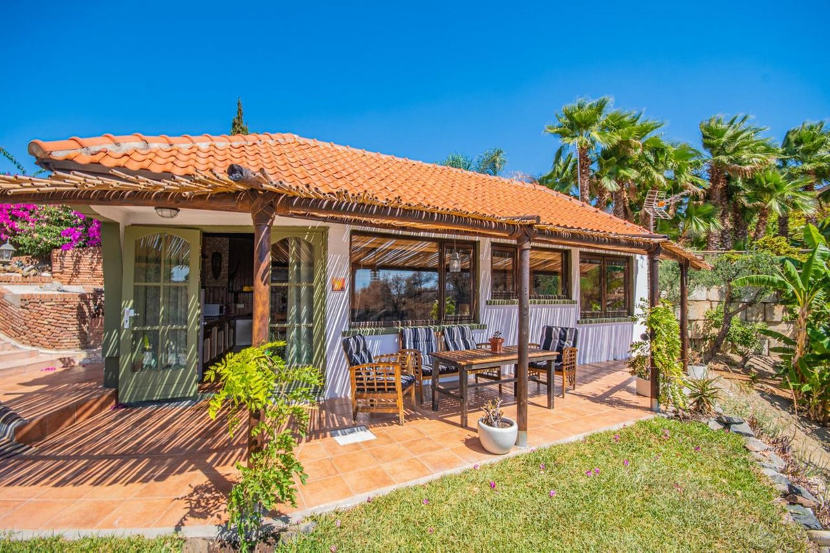 Se vende Finca - Cortijo de 8 dormitorios en Costa Del Sol, Málaga, España