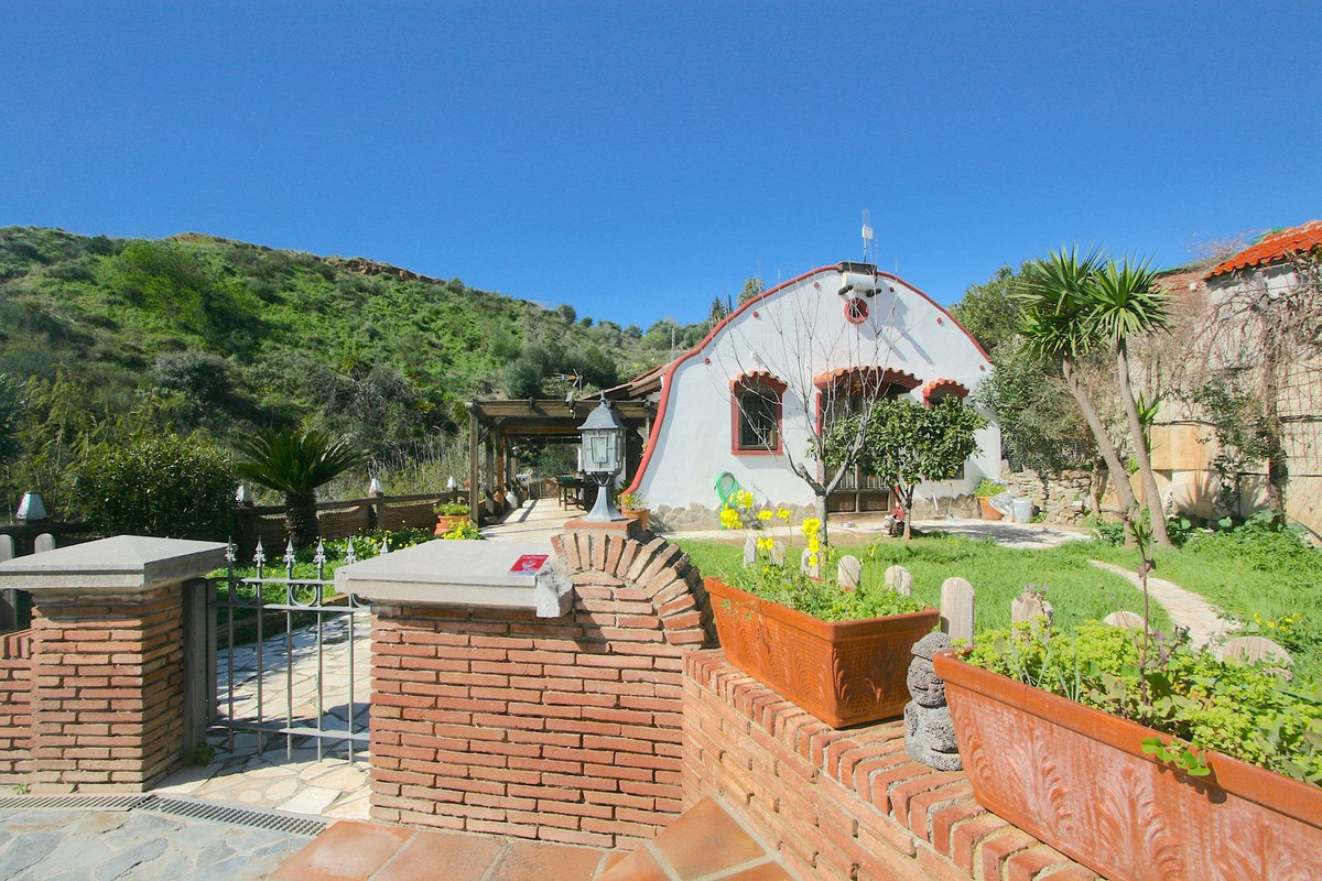 Se vende Finca - Cortijo de 8 dormitorios en Costa Del Sol, Málaga, España