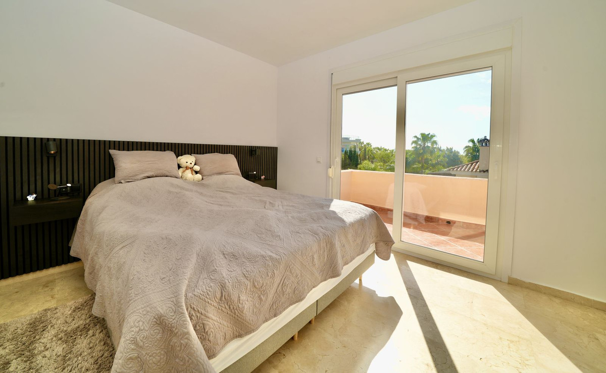 Se vende Villa - Chalet de 5 dormitorios en Costa Del Sol, Málaga, España