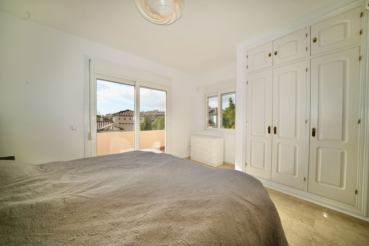 Se vende Villa - Chalet de 5 dormitorios en Costa Del Sol, Málaga, España