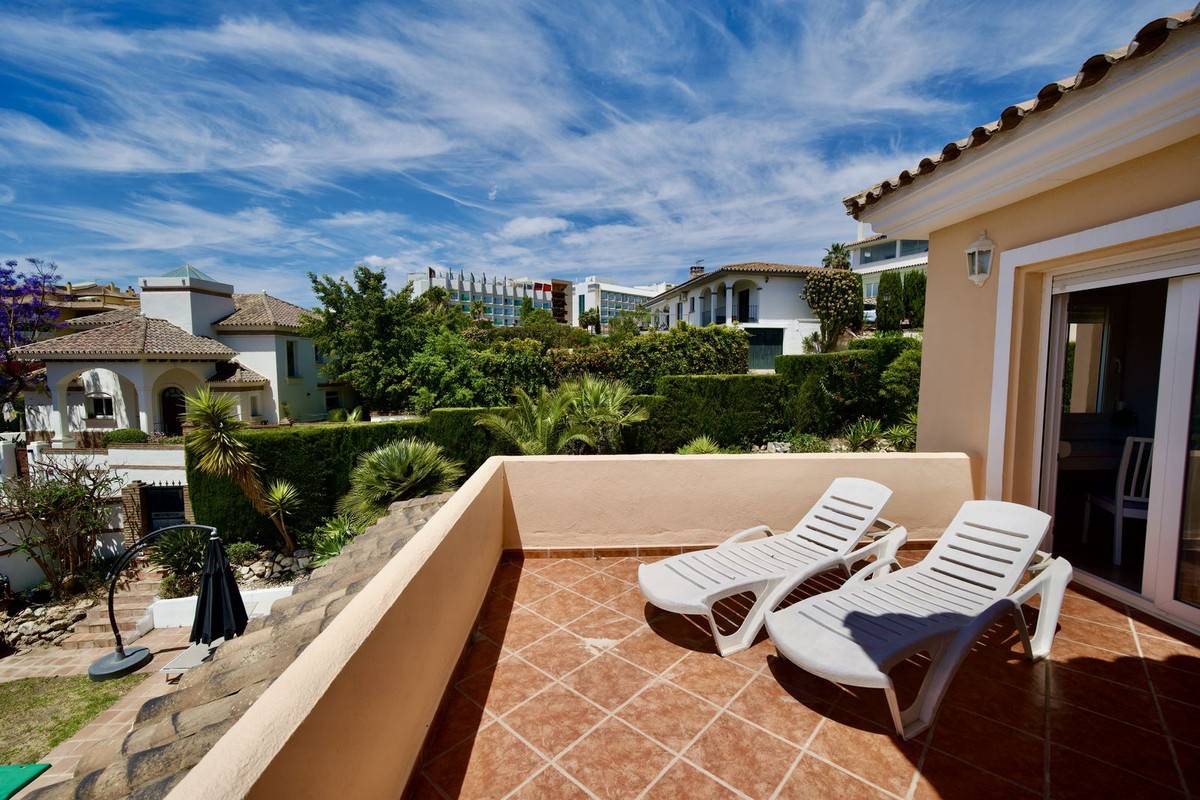 Se vende Villa - Chalet de 5 dormitorios en Costa Del Sol, Málaga, España
