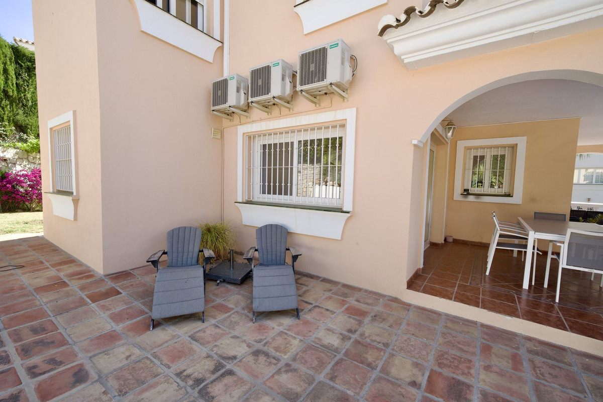 Se vende Villa - Chalet de 5 dormitorios en Costa Del Sol, Málaga, España