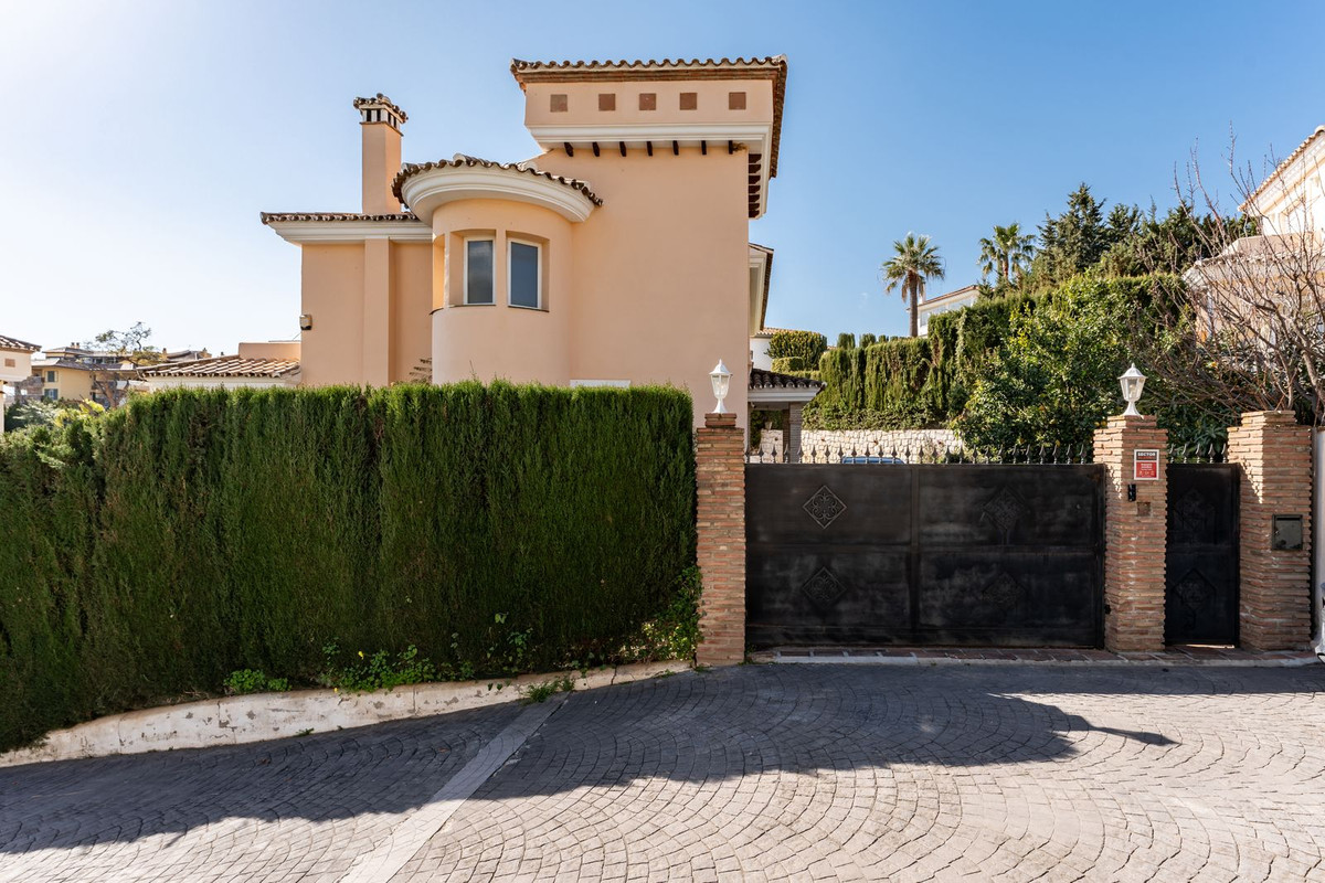 Se vende Villa - Chalet de 5 dormitorios en Costa Del Sol, Málaga, España