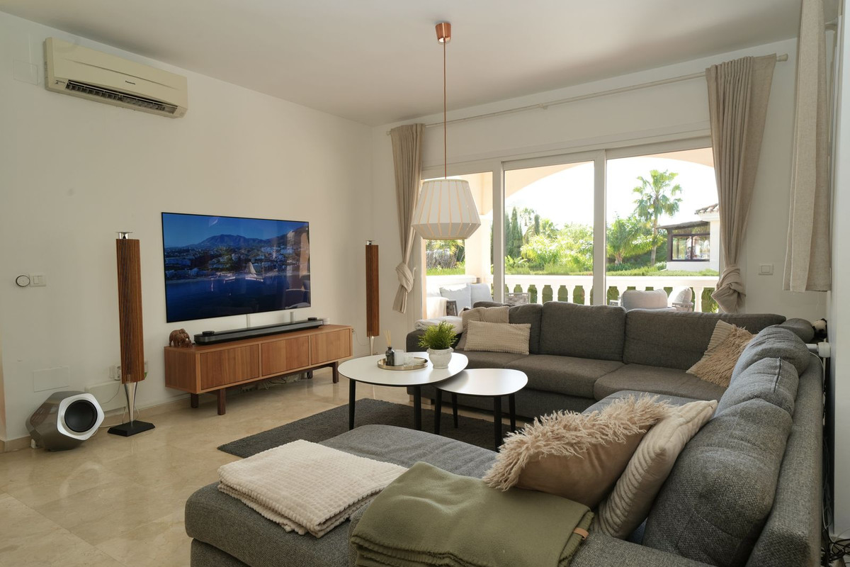 Se vende Villa - Chalet de 5 dormitorios en Costa Del Sol, Málaga, España