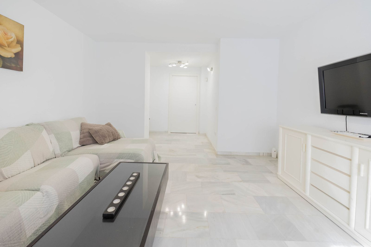 Se vende Apartamento Planta Media de 2 dormitorios en Costa Del Sol, Málaga, España