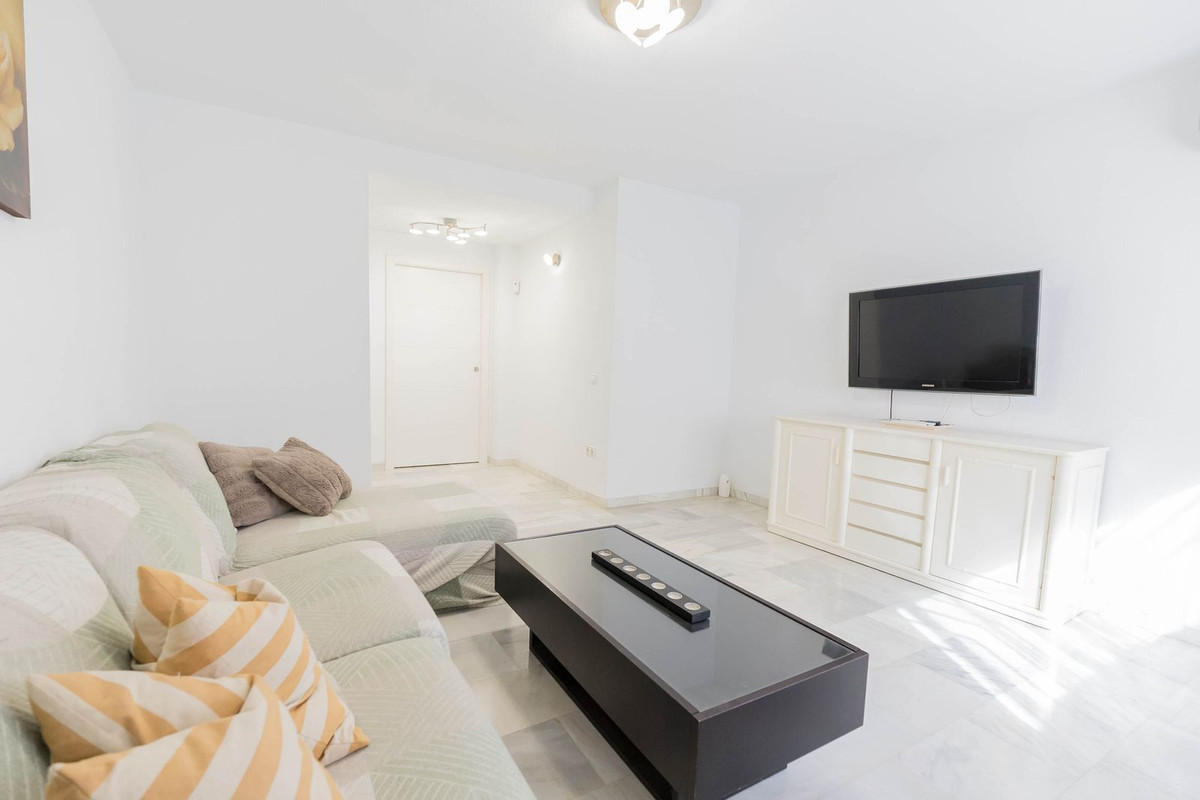 Se vende Apartamento Planta Media de 2 dormitorios en Costa Del Sol, Málaga, España