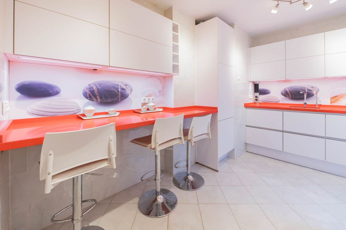 Se vende Apartamento Planta Media de 2 dormitorios en Costa Del Sol, Málaga, España